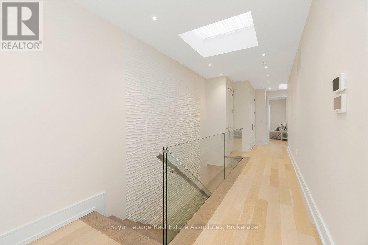 63 Troy Street, Mississauga, Ontario  L5G 1S6 - Photo 21 - W12801156