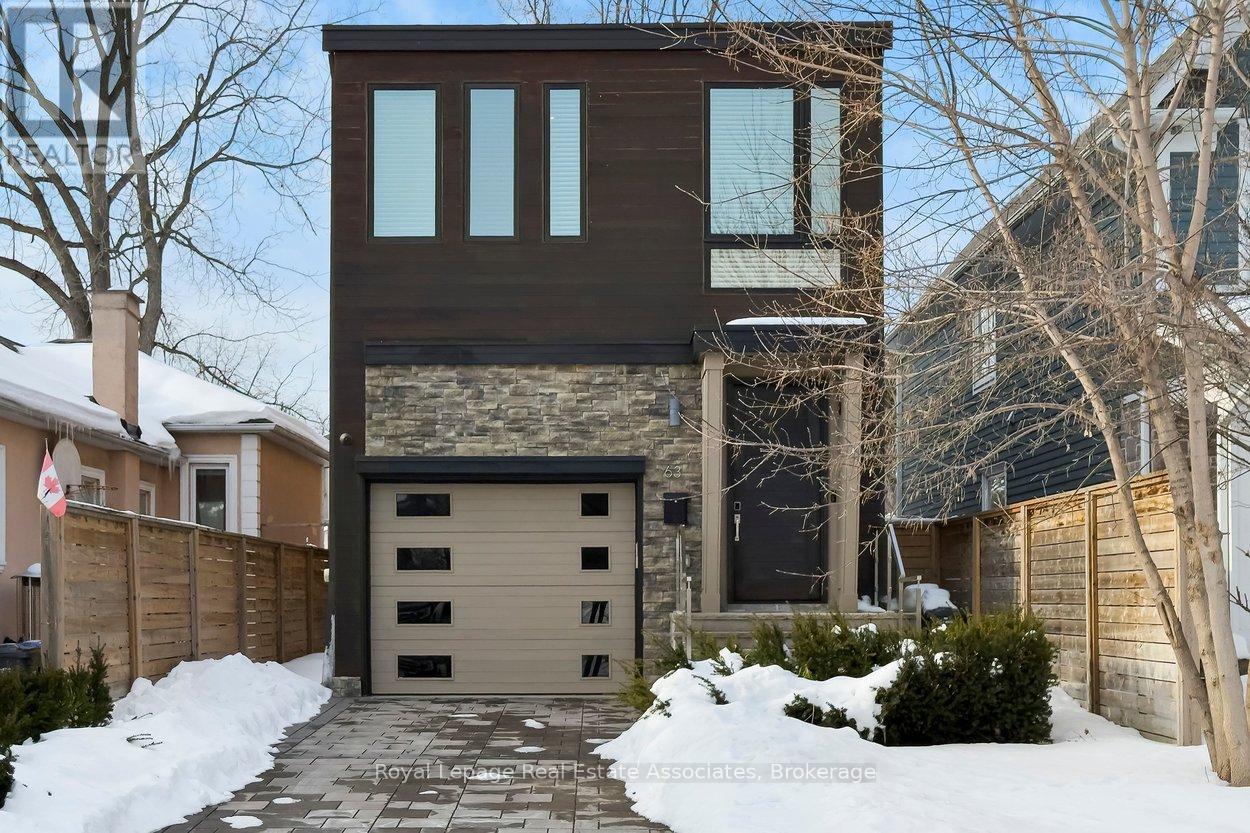 63 Troy Street, Mississauga, Ontario  L5G 1S6 - Photo 3 - W12801156