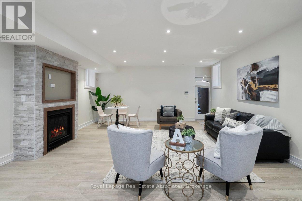 63 Troy Street, Mississauga, Ontario  L5G 1S6 - Photo 39 - W12801156