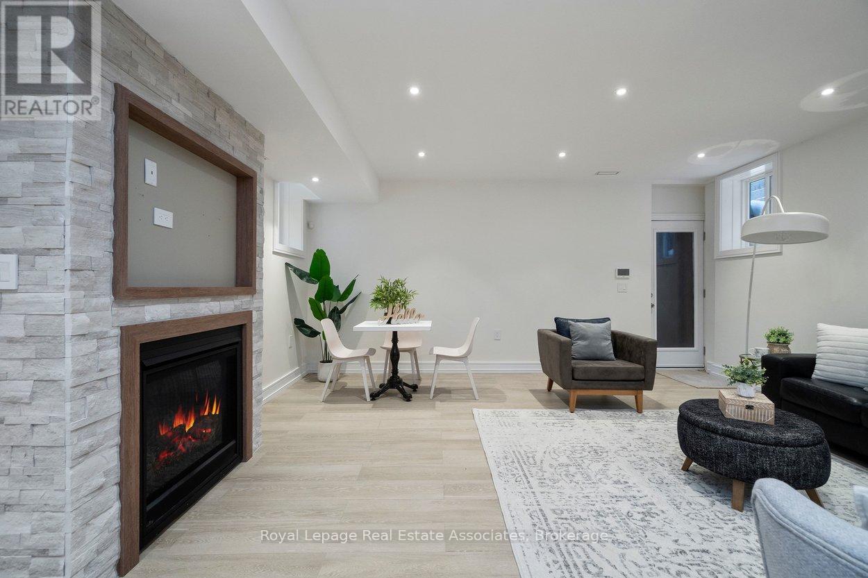 63 Troy Street, Mississauga, Ontario  L5G 1S6 - Photo 40 - W12801156