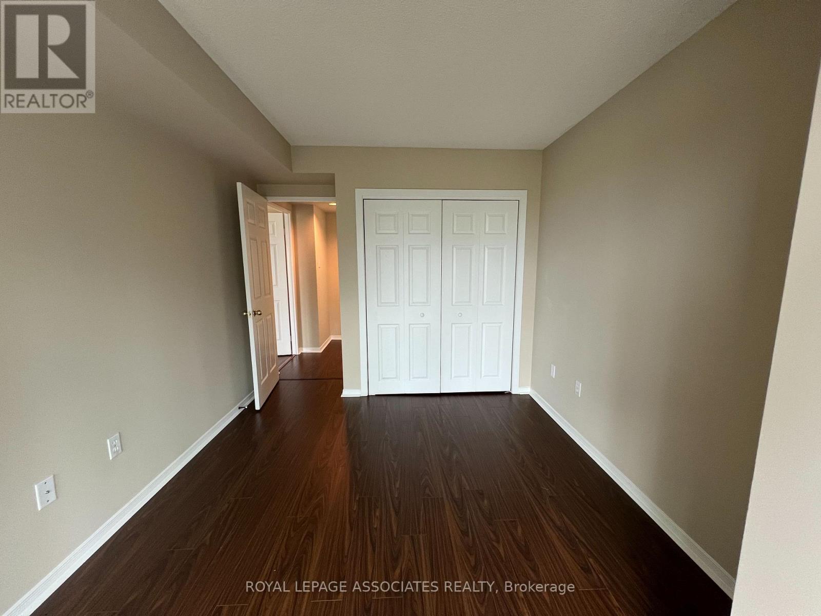 402 - 2177 Burnhamthorpe Road W, Mississauga, Ontario  L5L 5P9 - Photo 11 - W12801160