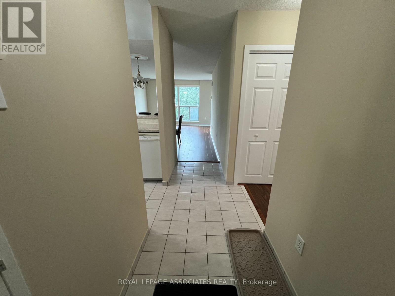 402 - 2177 Burnhamthorpe Road W, Mississauga, Ontario  L5L 5P9 - Photo 2 - W12801160