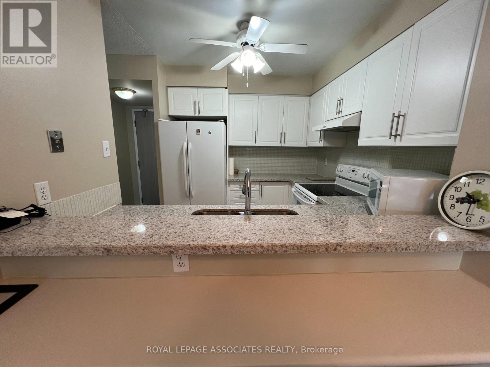 402 - 2177 Burnhamthorpe Road W, Mississauga, Ontario  L5L 5P9 - Photo 7 - W12801160