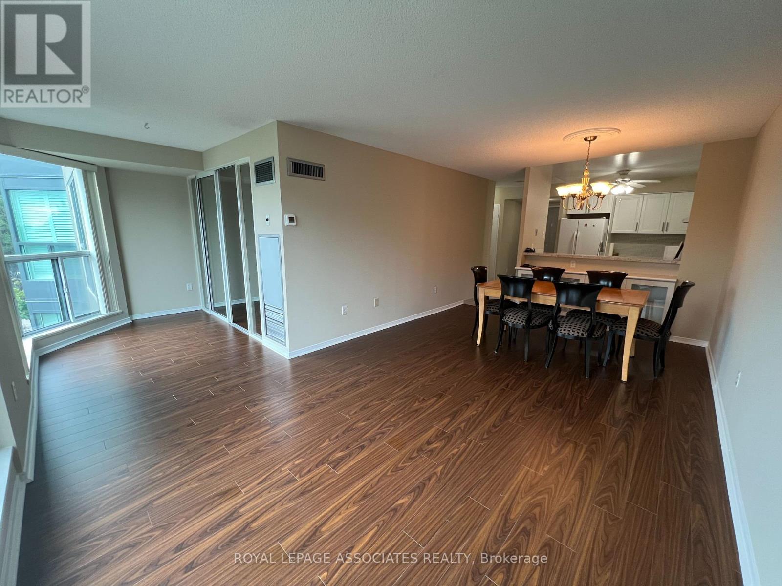 402 - 2177 Burnhamthorpe Road W, Mississauga, Ontario  L5L 5P9 - Photo 8 - W12801160
