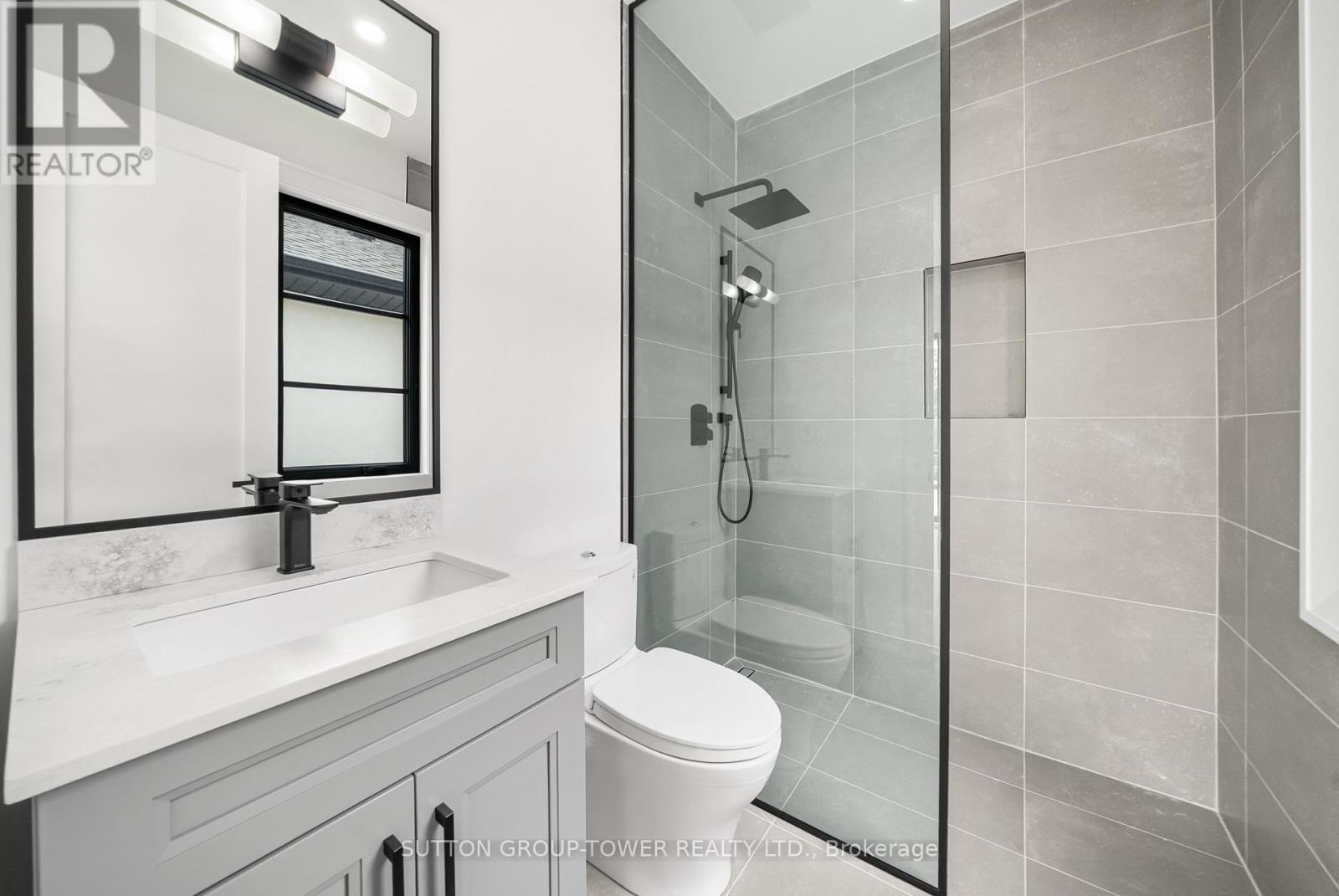 121 Edgecroft Road, Toronto, Ontario  M8Z 2C2 - Photo 42 - W12801170