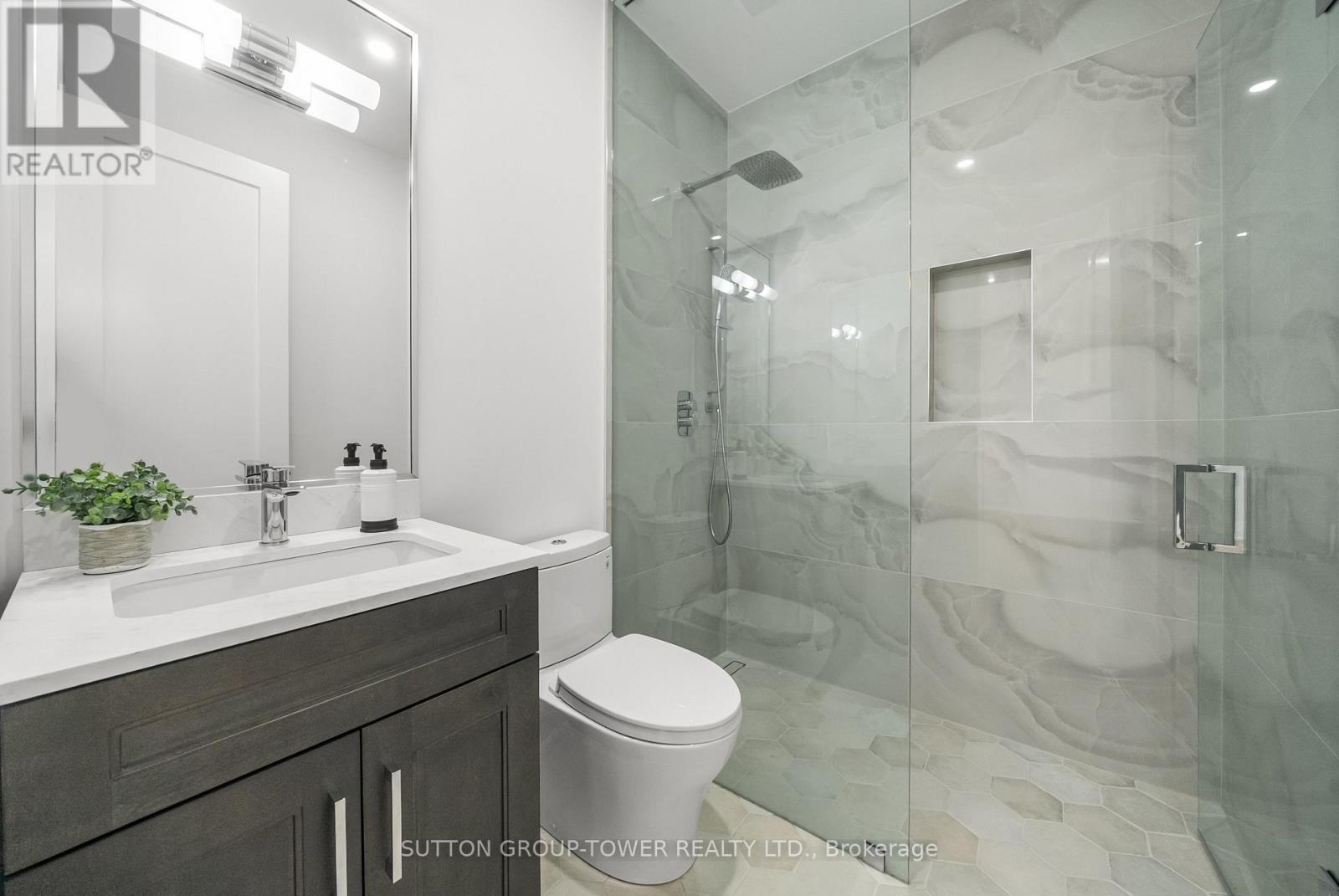 121 Edgecroft Road, Toronto, Ontario  M8Z 2C2 - Photo 48 - W12801170