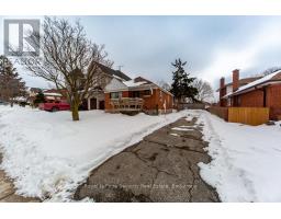 35 CELT AVENUE, Toronto, Ontario