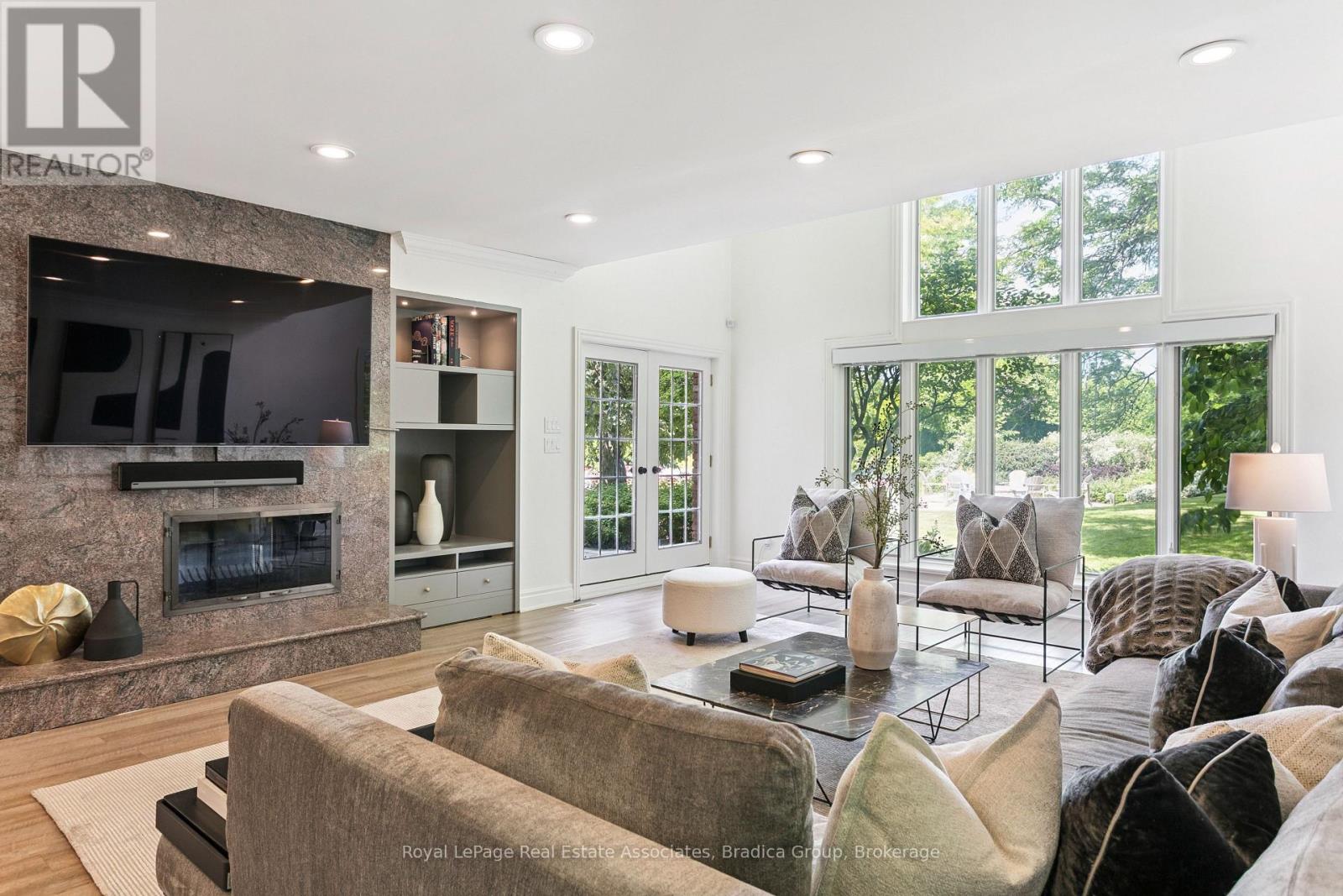 19 Lorraine Gardens, Toronto, Ontario  M9B 4Z5 - Photo 10 - W12801222