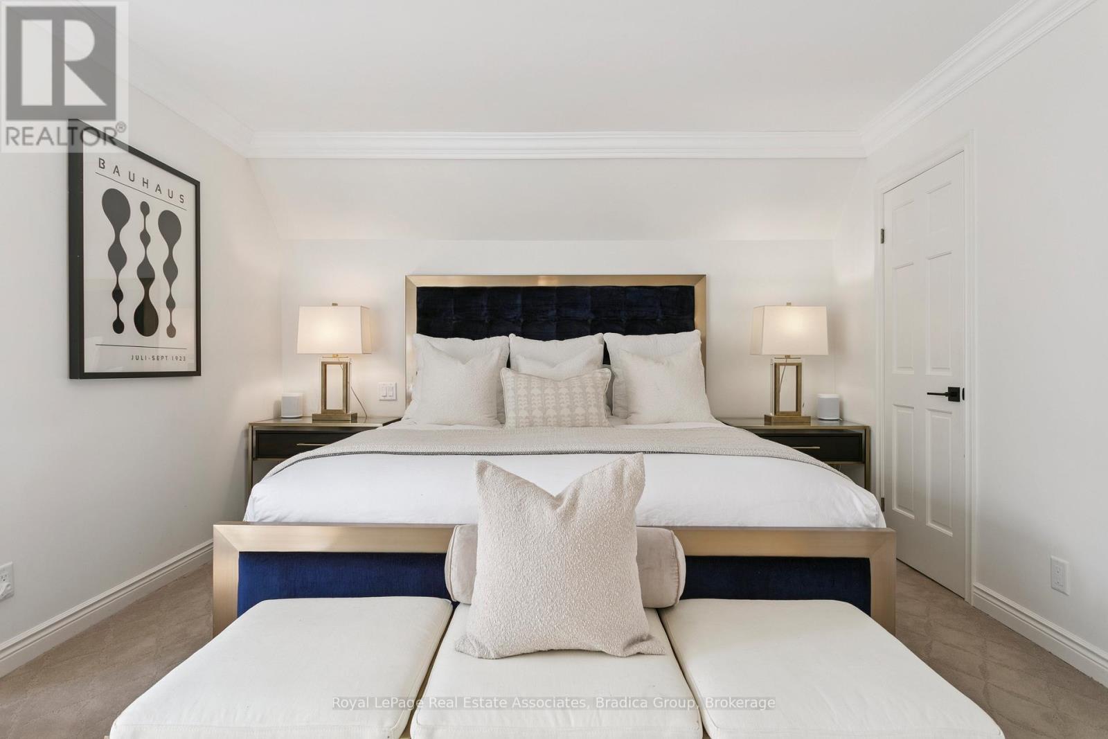 19 Lorraine Gardens, Toronto, Ontario  M9B 4Z5 - Photo 22 - W12801222