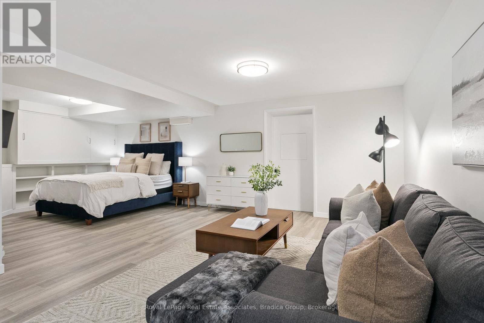 19 Lorraine Gardens, Toronto, Ontario  M9B 4Z5 - Photo 34 - W12801222