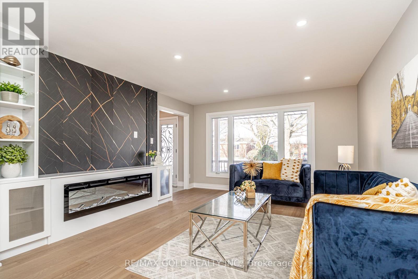 48 Malcolm Crescent, Brampton, Ontario  L6S 3C8 - Photo 11 - W12801234