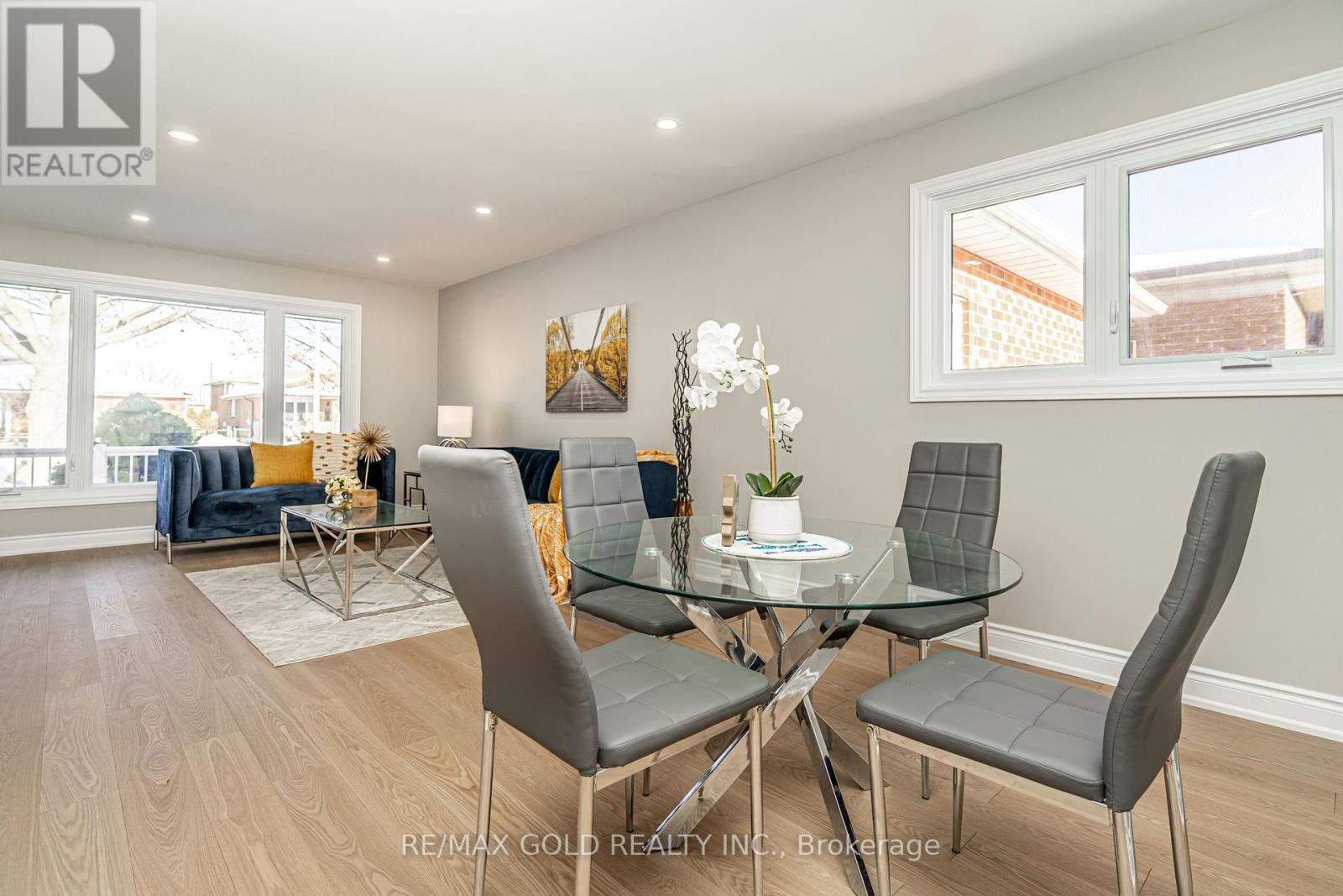 48 Malcolm Crescent, Brampton, Ontario  L6S 3C8 - Photo 13 - W12801234