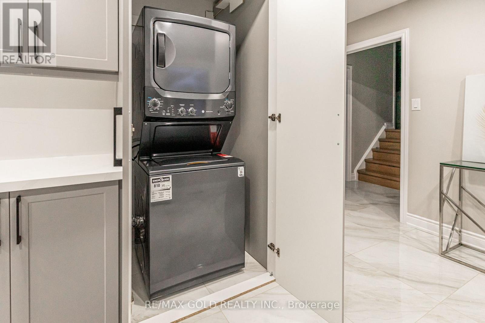 48 Malcolm Crescent, Brampton, Ontario  L6S 3C8 - Photo 19 - W12801234