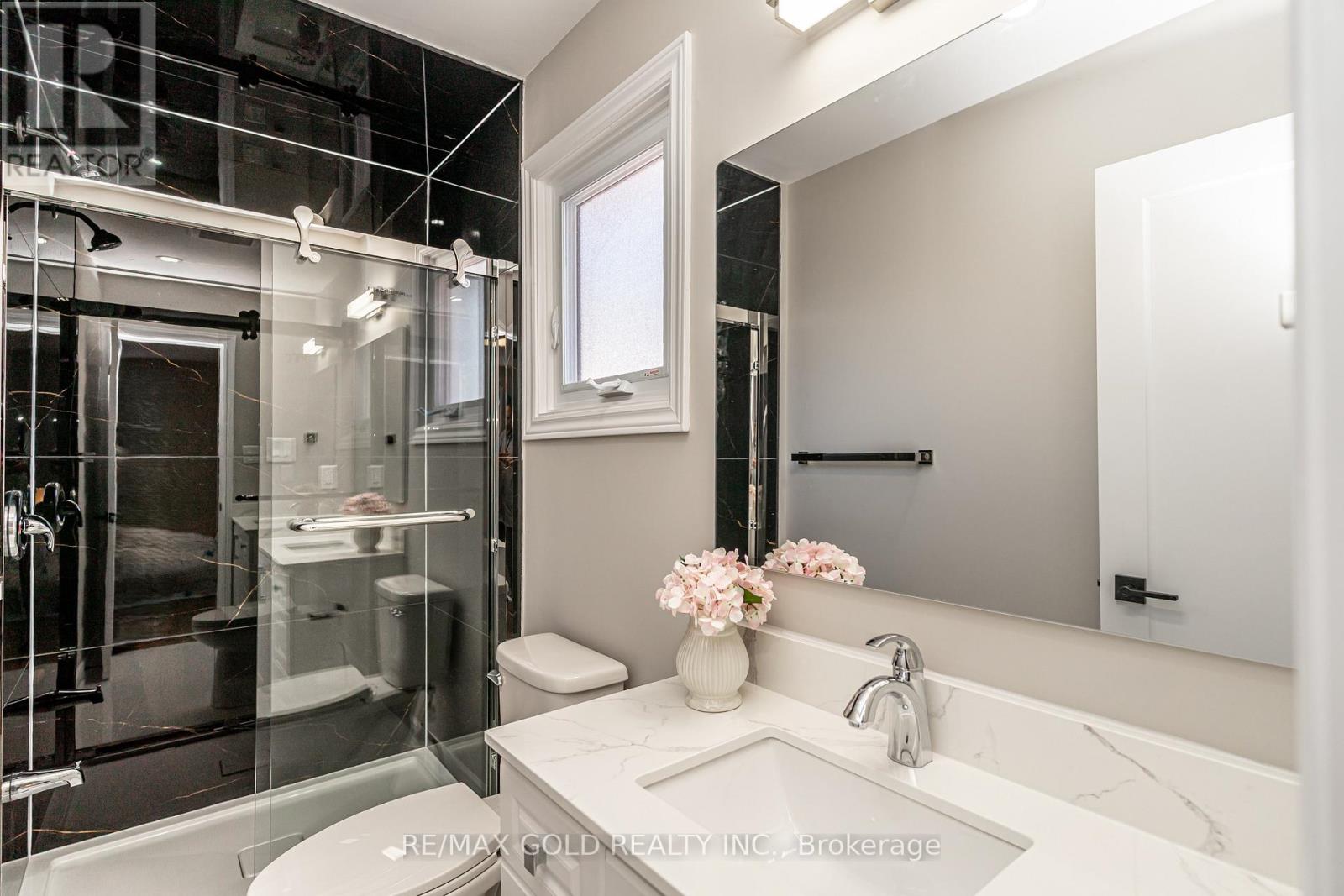 48 Malcolm Crescent, Brampton, Ontario  L6S 3C8 - Photo 27 - W12801234