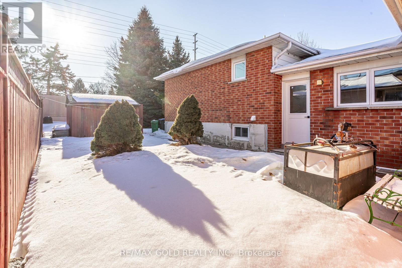 48 Malcolm Crescent, Brampton, Ontario  L6S 3C8 - Photo 44 - W12801234