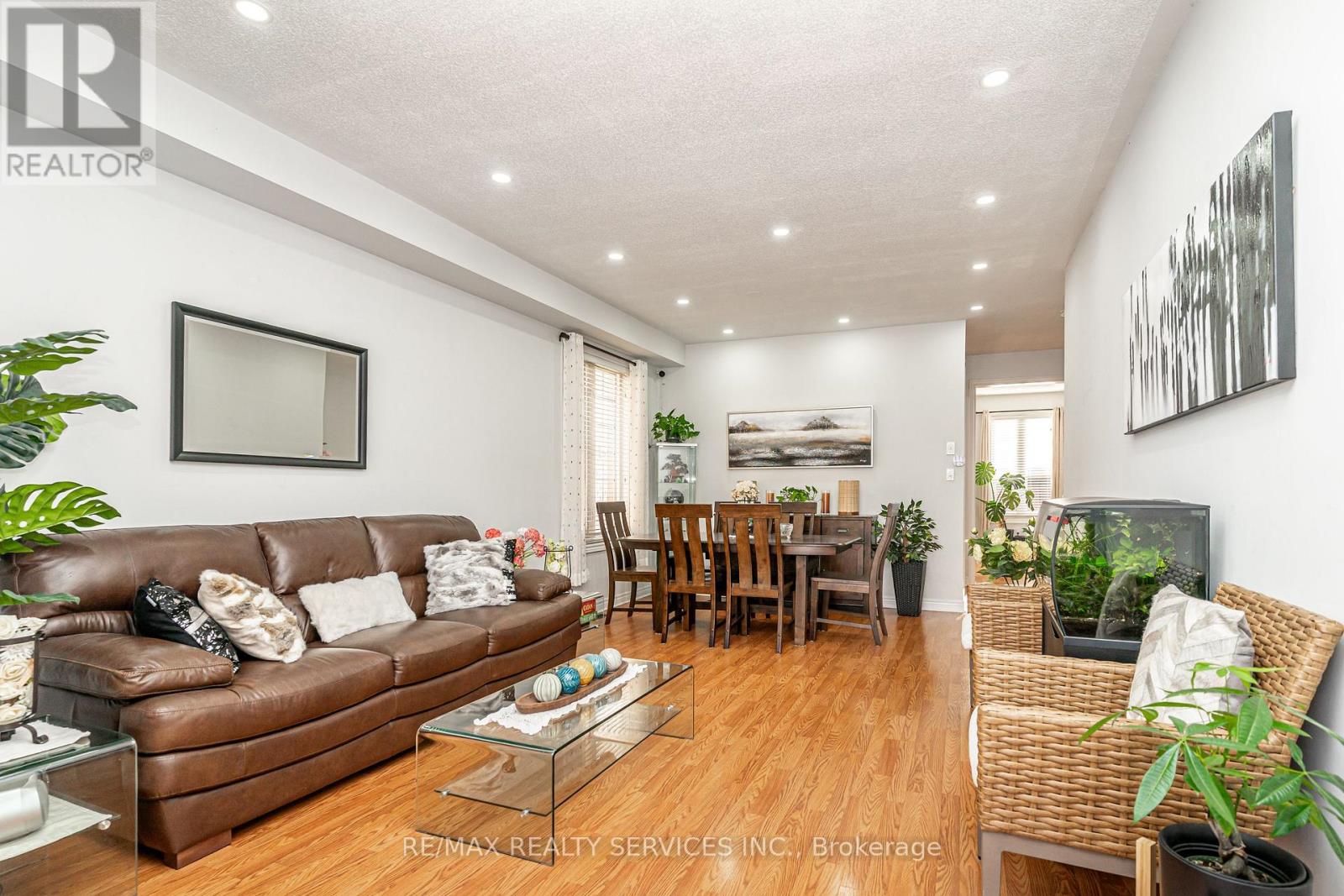 88 Sled Dog Road, Brampton, Ontario  L6R 0J4 - Photo 4 - W12801252