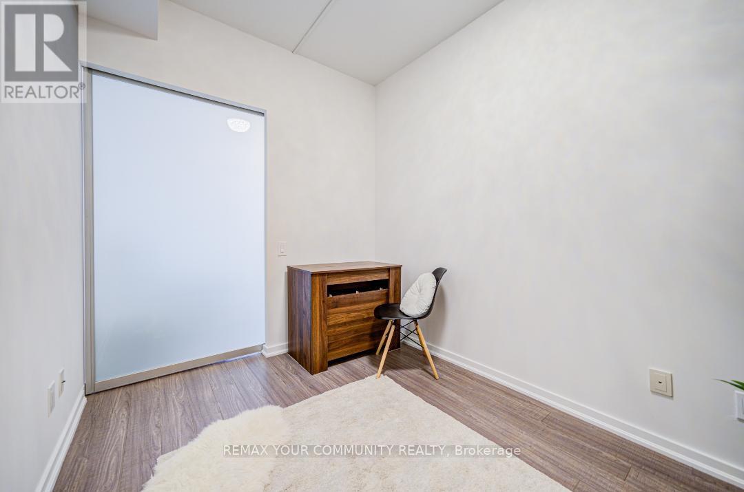 812 - 105 The Queensway, Toronto, Ontario  M6S 5B5 - Photo 10 - W12801256