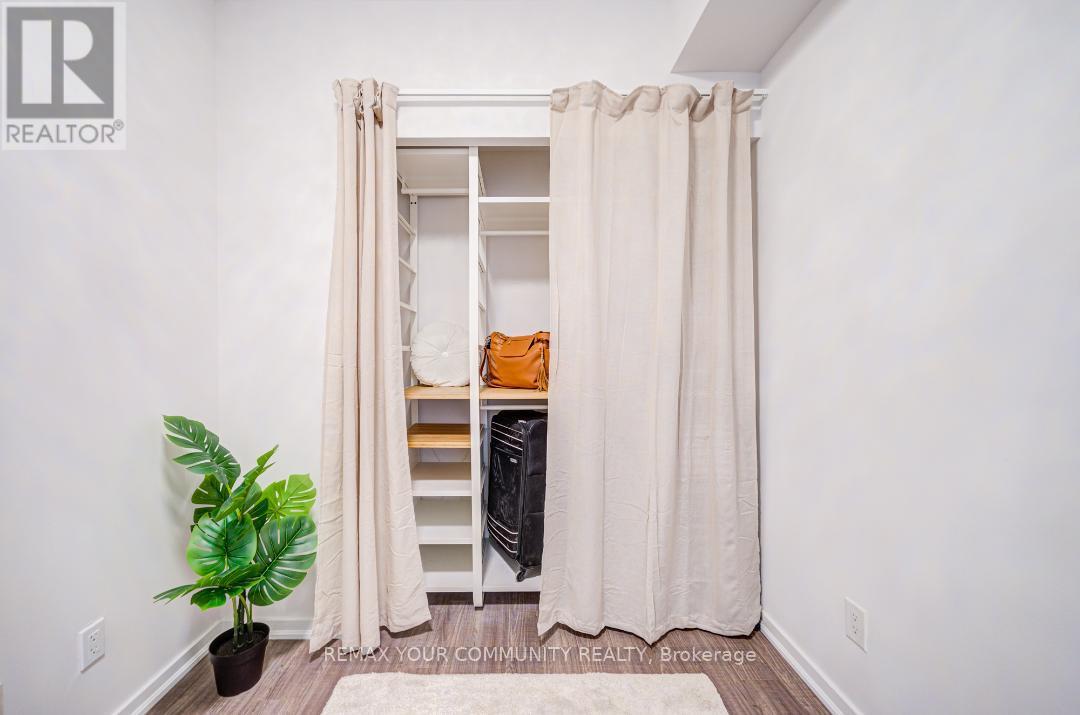 812 - 105 The Queensway, Toronto, Ontario  M6S 5B5 - Photo 12 - W12801256