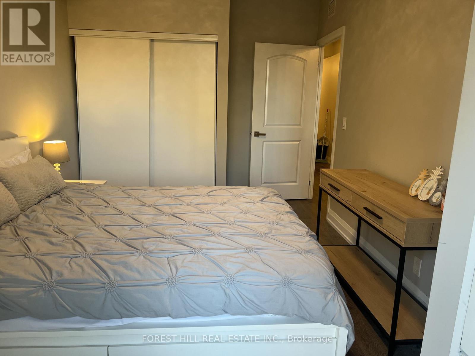 319 - 1070 Sheppare Avenue W, Toronto, Ontario  M3J 0G8 - Photo 5 - W12801258