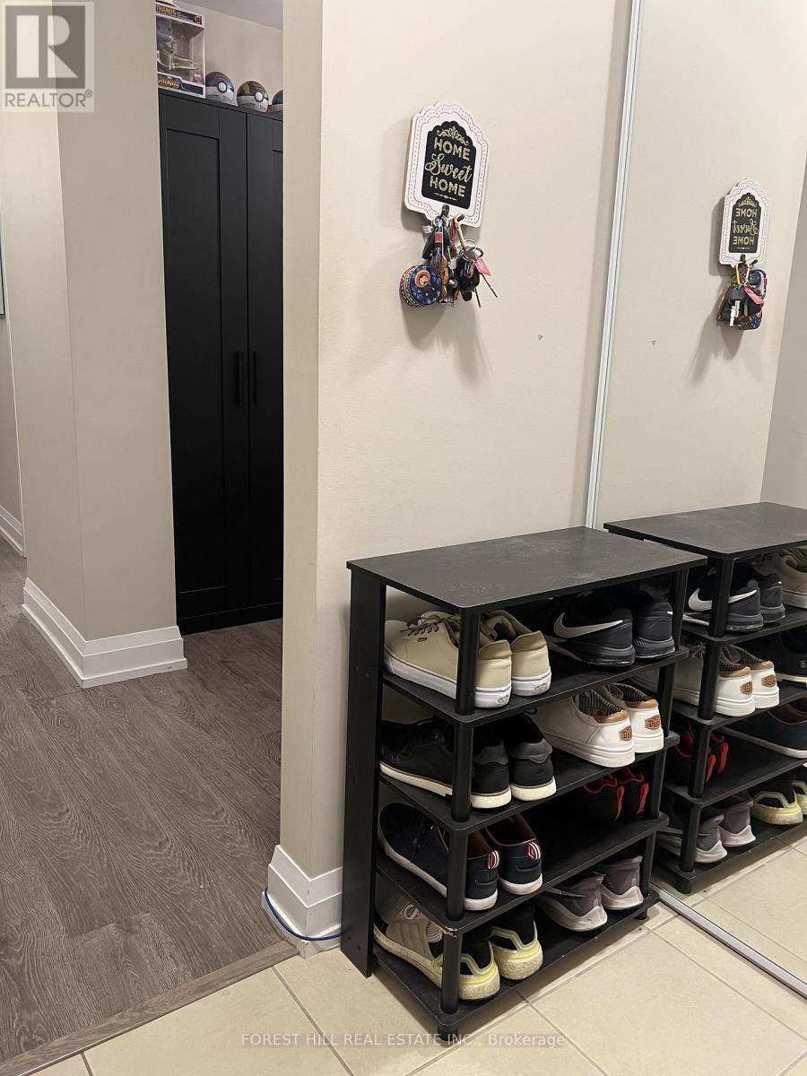 319 - 1070 Sheppare Avenue W, Toronto, Ontario  M3J 0G8 - Photo 8 - W12801258