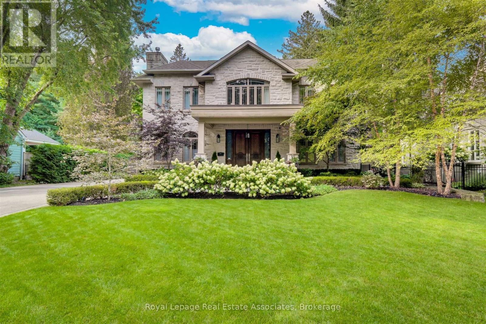 1456 Glenburnie Road, Mississauga, Ontario  L5G 3C8 - Photo 2 - W12801284