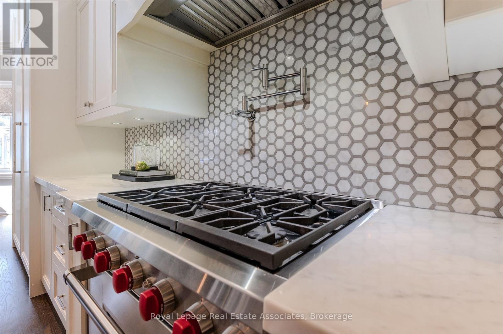 1456 Glenburnie Road, Mississauga, Ontario  L5G 3C8 - Photo 7 - W12801284