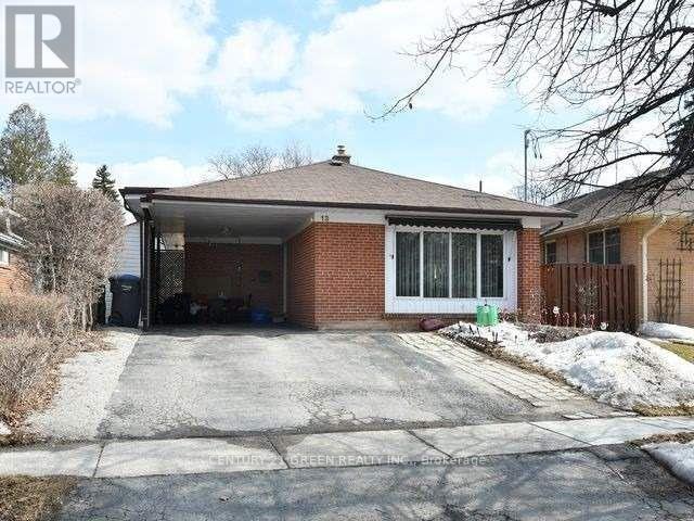 13 Crestview Avenue, Brampton, Ontario  L6W 2R7 - Photo 1 - W12801338