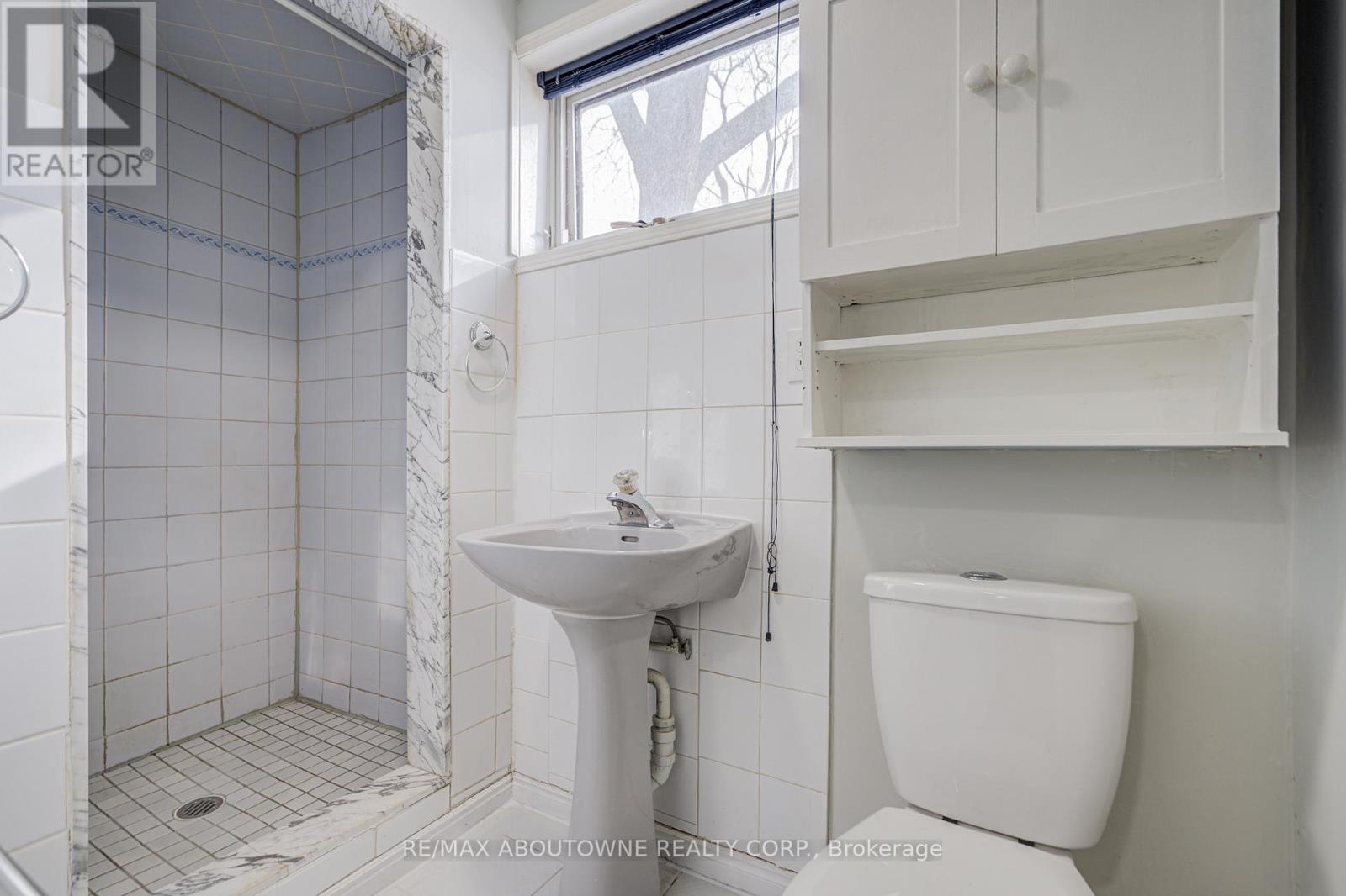 100 Oakdale Drive, Oakville, Ontario  L6H 1J3 - Photo 21 - W12801364