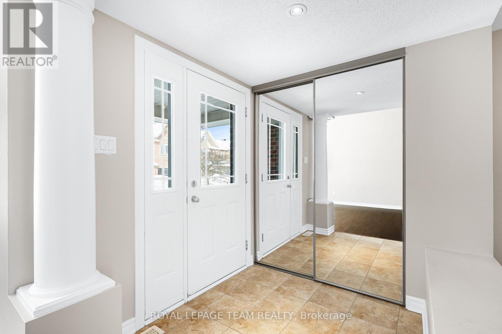 228 Branthaven Street, Ottawa, Ontario  K4A 0H6 - Photo 4 - X12796474