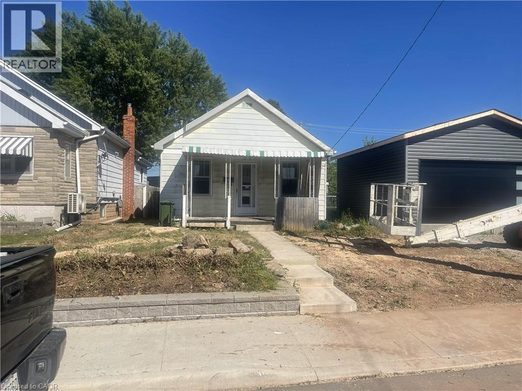 64 BELAND Avenue N, Hamilton, Ontario