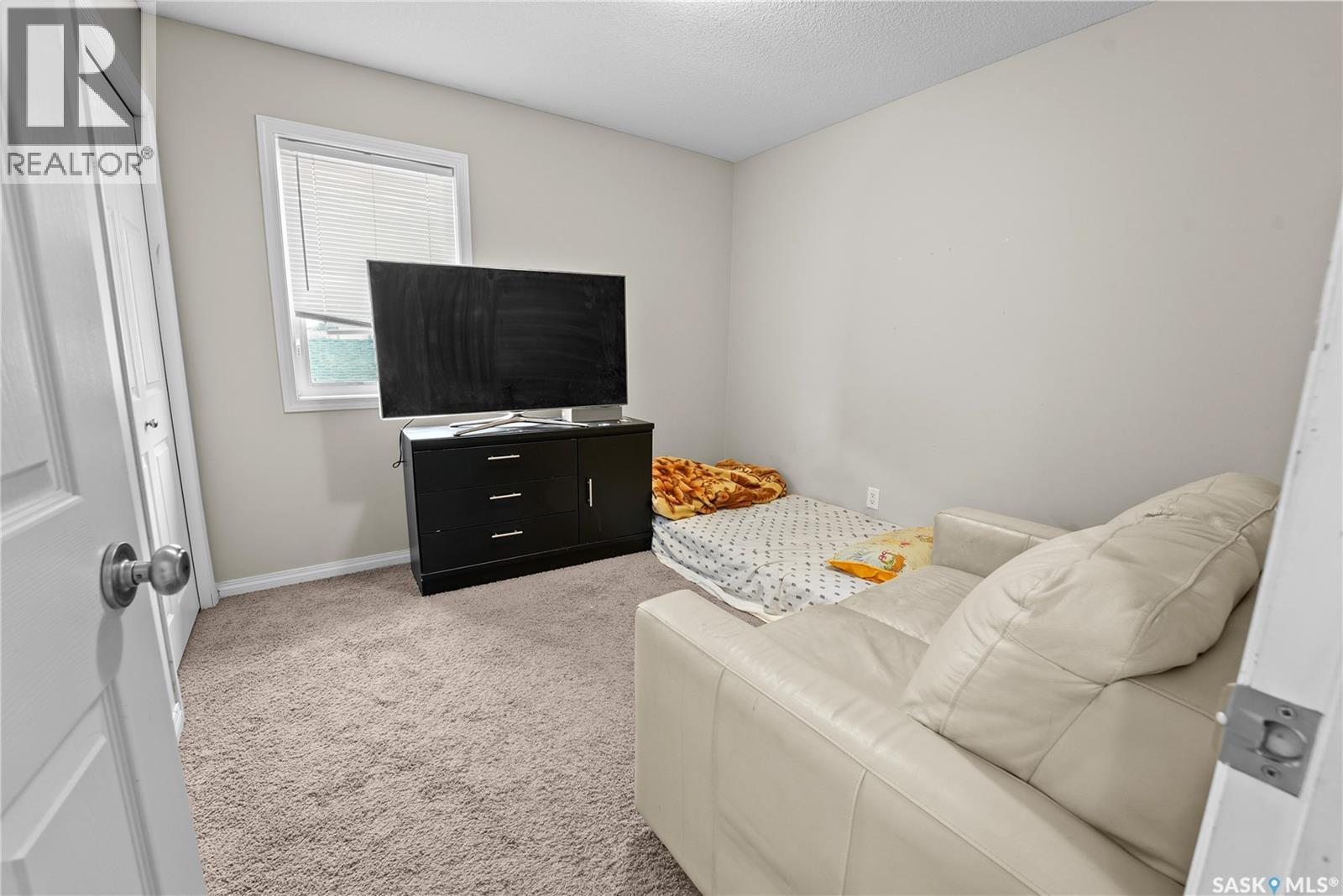 2738 Alfred Crescent, Regina, Saskatchewan  S4V 1E5 - Photo 4 - SK028785