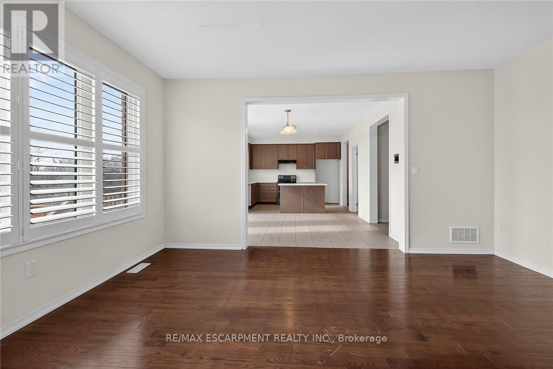 17 Larry Crescent, Haldimand, Ontario  N3W 0B2 - Photo 23 - X12801018