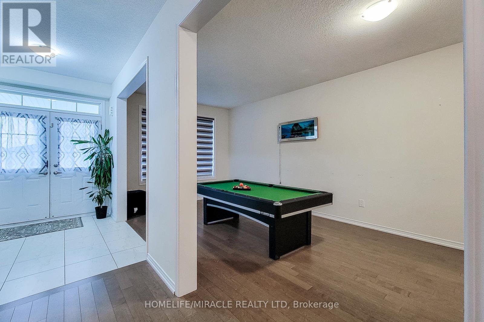 11 Seanesy Drive, Thorold, Ontario  L3B 0G1 - Photo 4 - X12801052