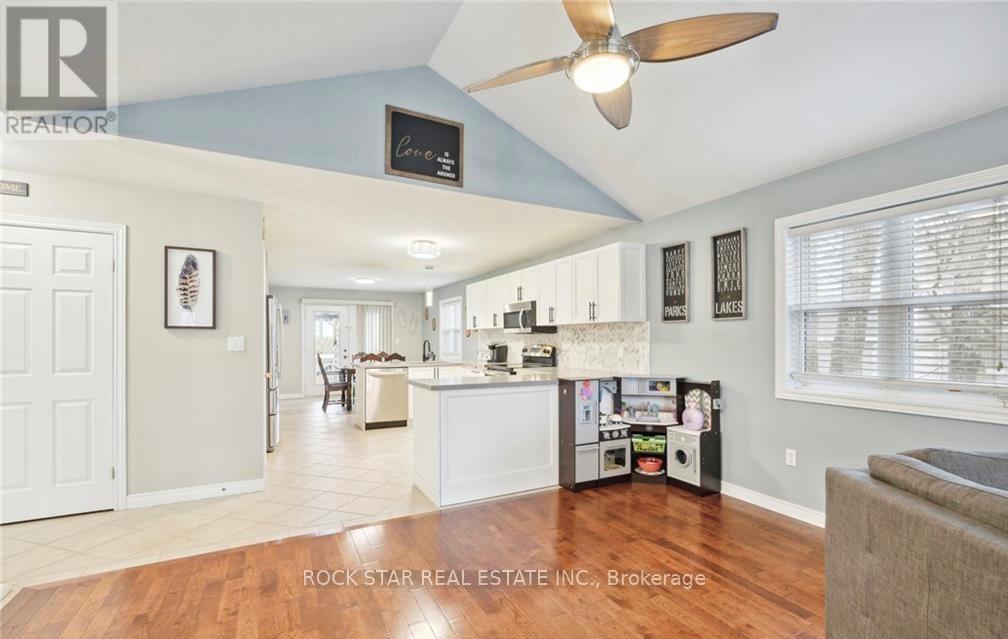 996 Beach Boulevard, Hamilton, Ontario  L8H 6Z4 - Photo 6 - X12801082