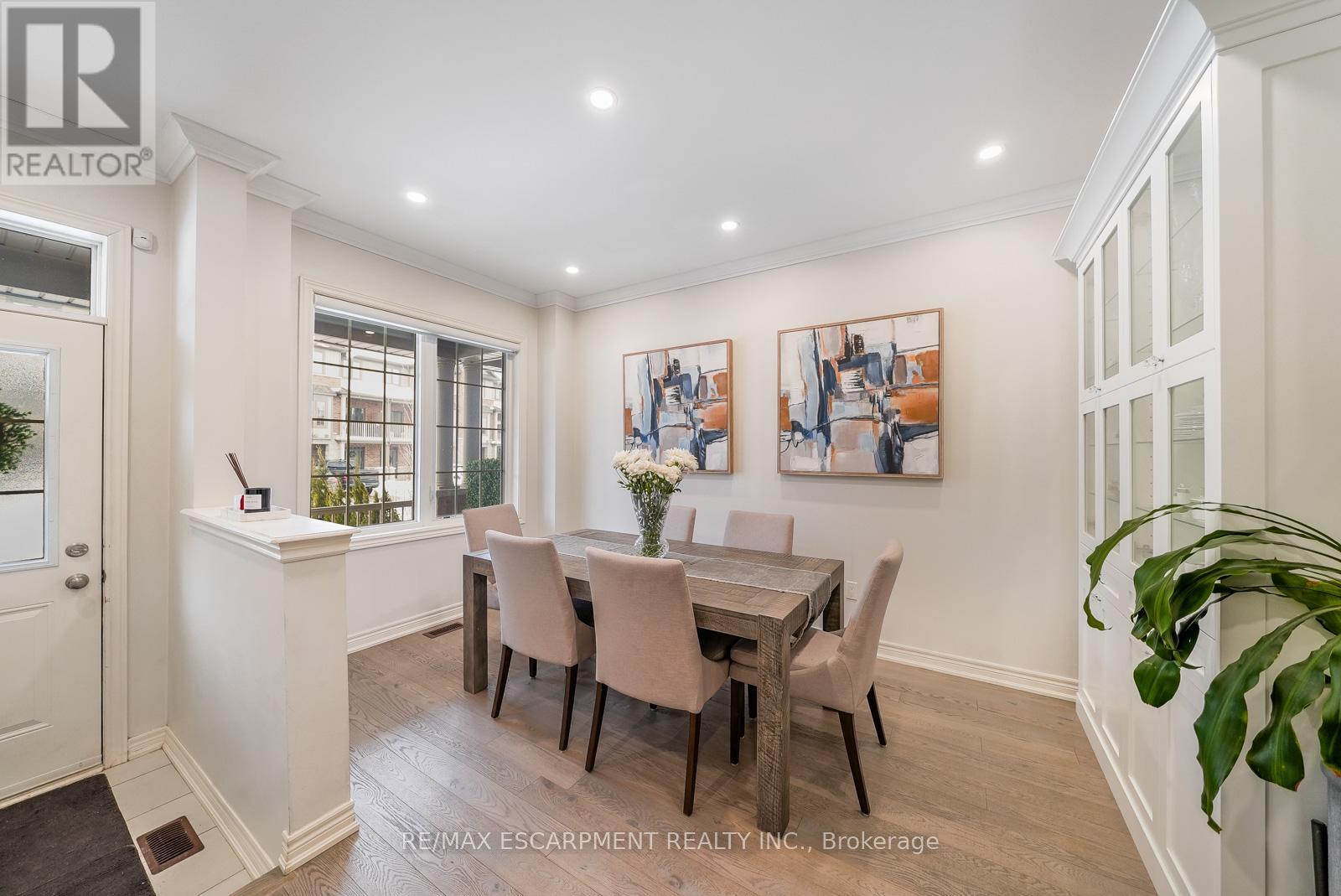 315 Humphrey Street, Hamilton, Ontario  L8B 1X4 - Photo 10 - X12801164