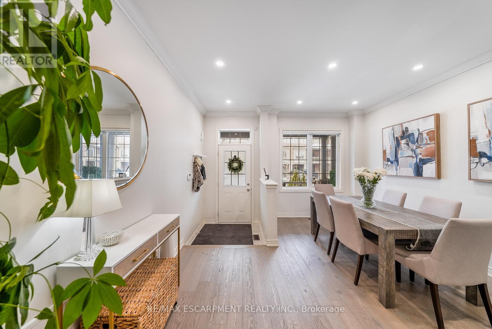 315 Humphrey Street, Hamilton, Ontario  L8B 1X4 - Photo 9 - X12801164