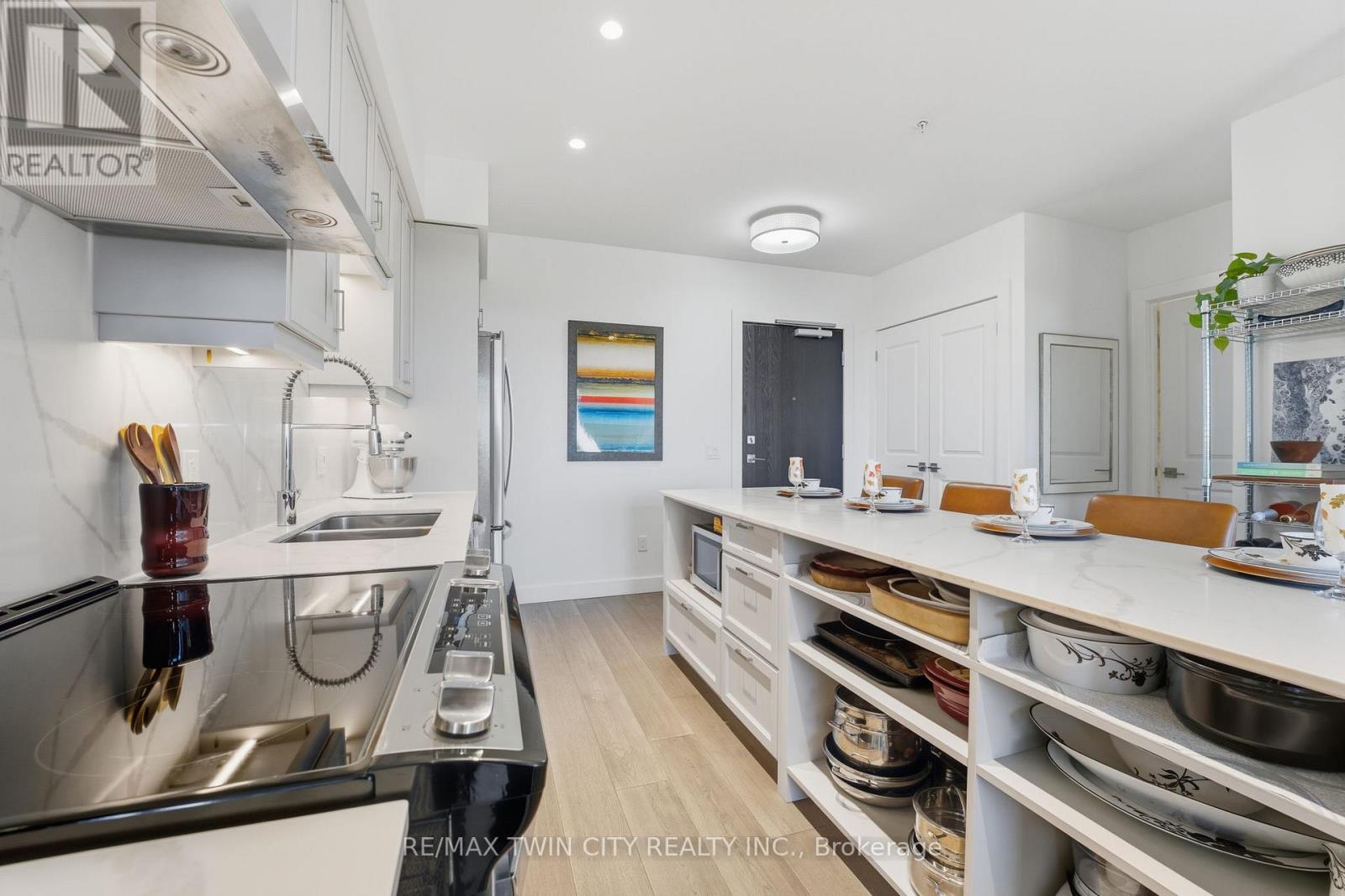 1410 - 15 Glebe Street, Cambridge, Ontario  N1S 0C3 - Photo 6 - X12801166