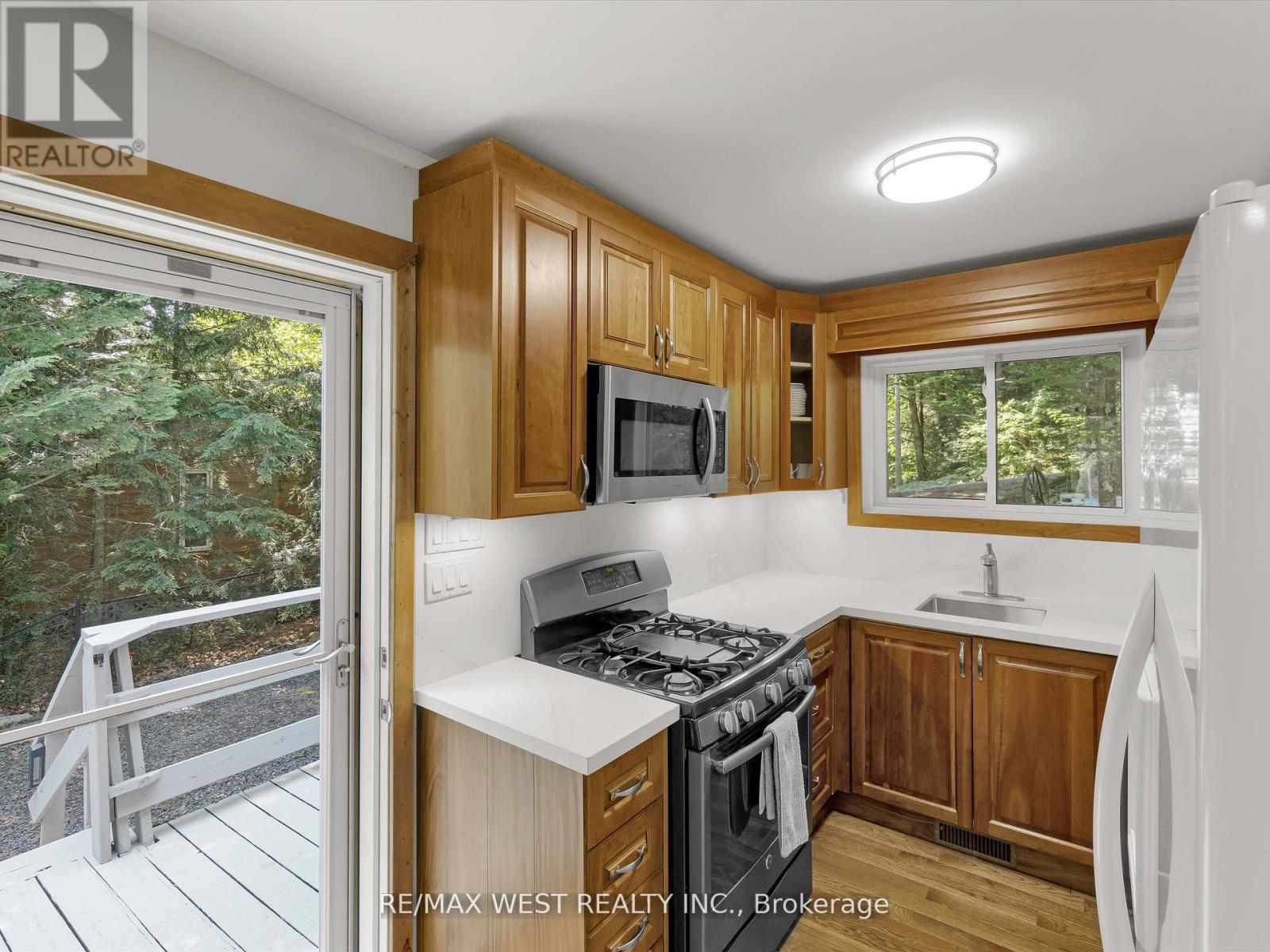 1091 Mcarthur Point Road, Lake Of Bays, Ontario  P0B 1A0 - Photo 13 - X12801210