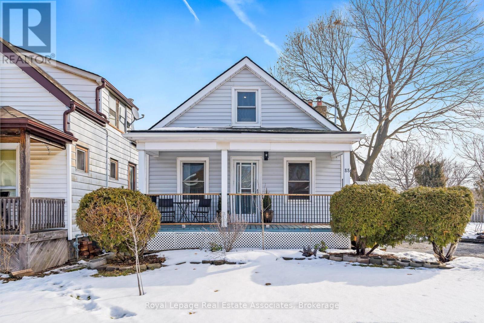 88 Graham Avenue N, Hamilton, Ontario  L8H 4J9 - Photo 2 - X12801304