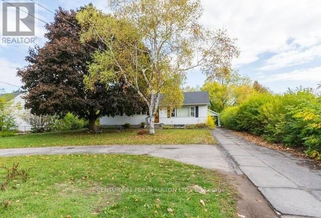 Main - 71 Prince Of Wales Drive, Belleville (Belleville Ward), Ontario  K8P 2T6 - Photo 2 - X12801328