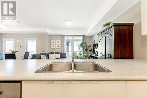 7 - 107 Westra Drive, Guelph, Ontario  N1K 0A5 - Photo 11 - X12801350