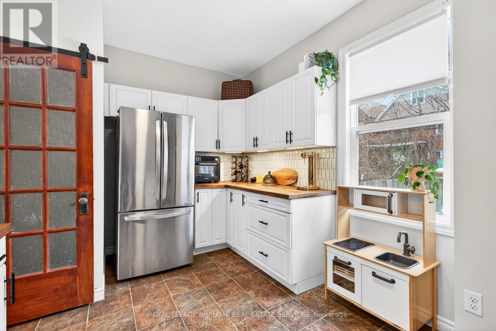 792 Cannon Street E, Hamilton, Ontario  L8L 2H2 - Photo 17 - X12801370