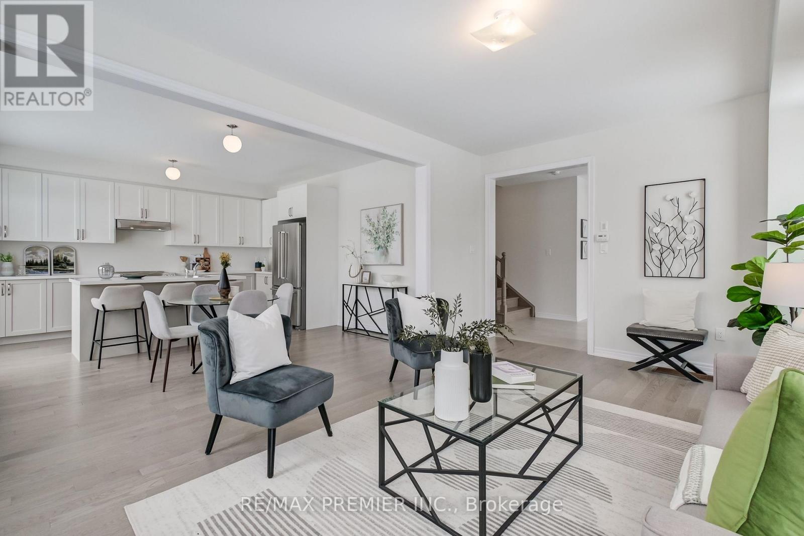 245 Mckean Drive, Whitchurch-Stouffville, Ontario  L4A 0S1 - Photo 13 - N12720644