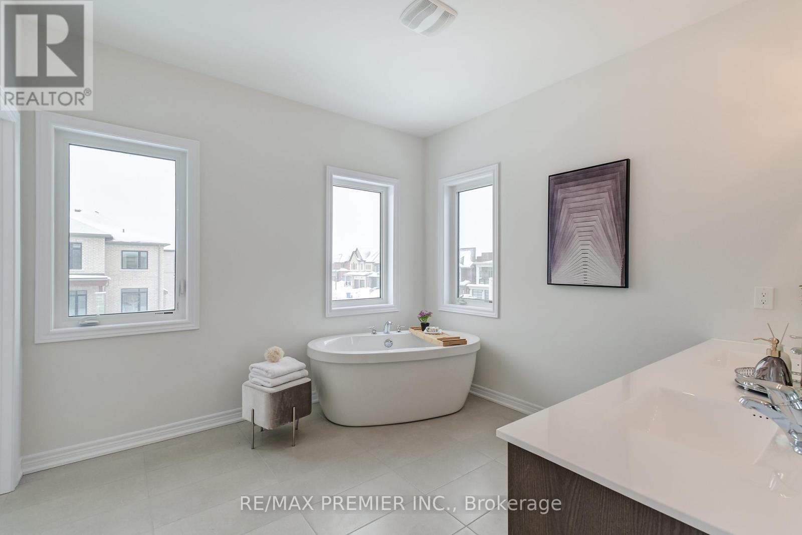 245 Mckean Drive, Whitchurch-Stouffville, Ontario  L4A 0S1 - Photo 32 - N12720644