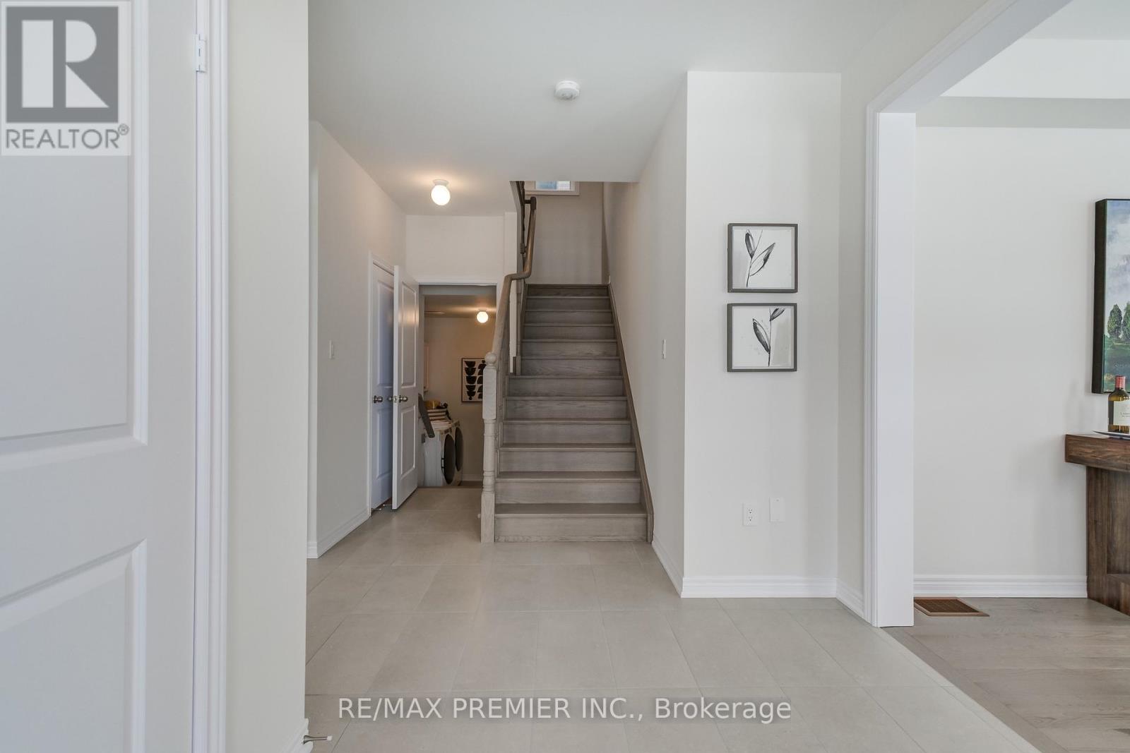 245 Mckean Drive, Whitchurch-Stouffville, Ontario  L4A 0S1 - Photo 8 - N12720644