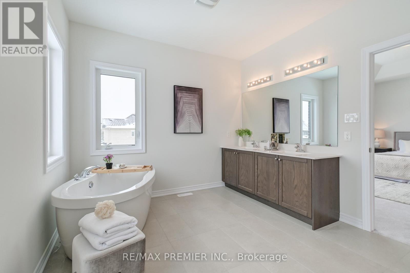 245 Mckean Drive, Whitchurch-Stouffville, Ontario  L4A 0S1 - Photo 33 - N12720644