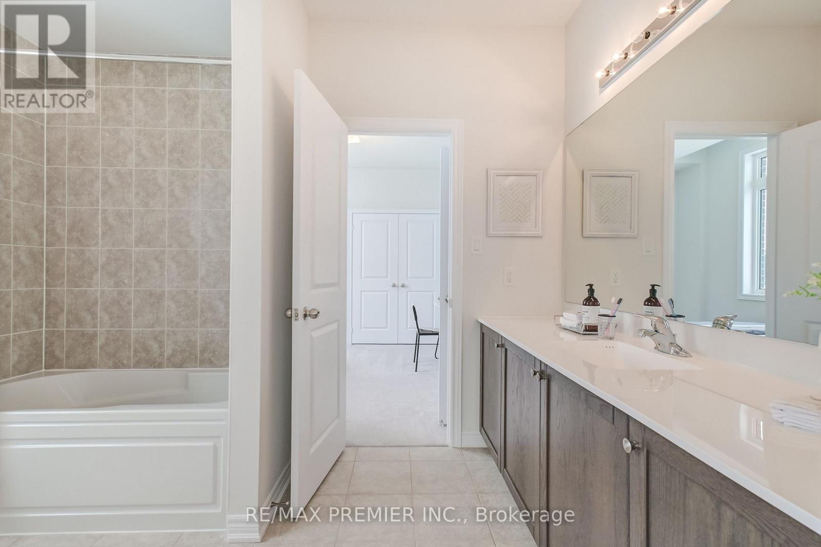 245 Mckean Drive, Whitchurch-Stouffville, Ontario  L4A 0S1 - Photo 37 - N12720644