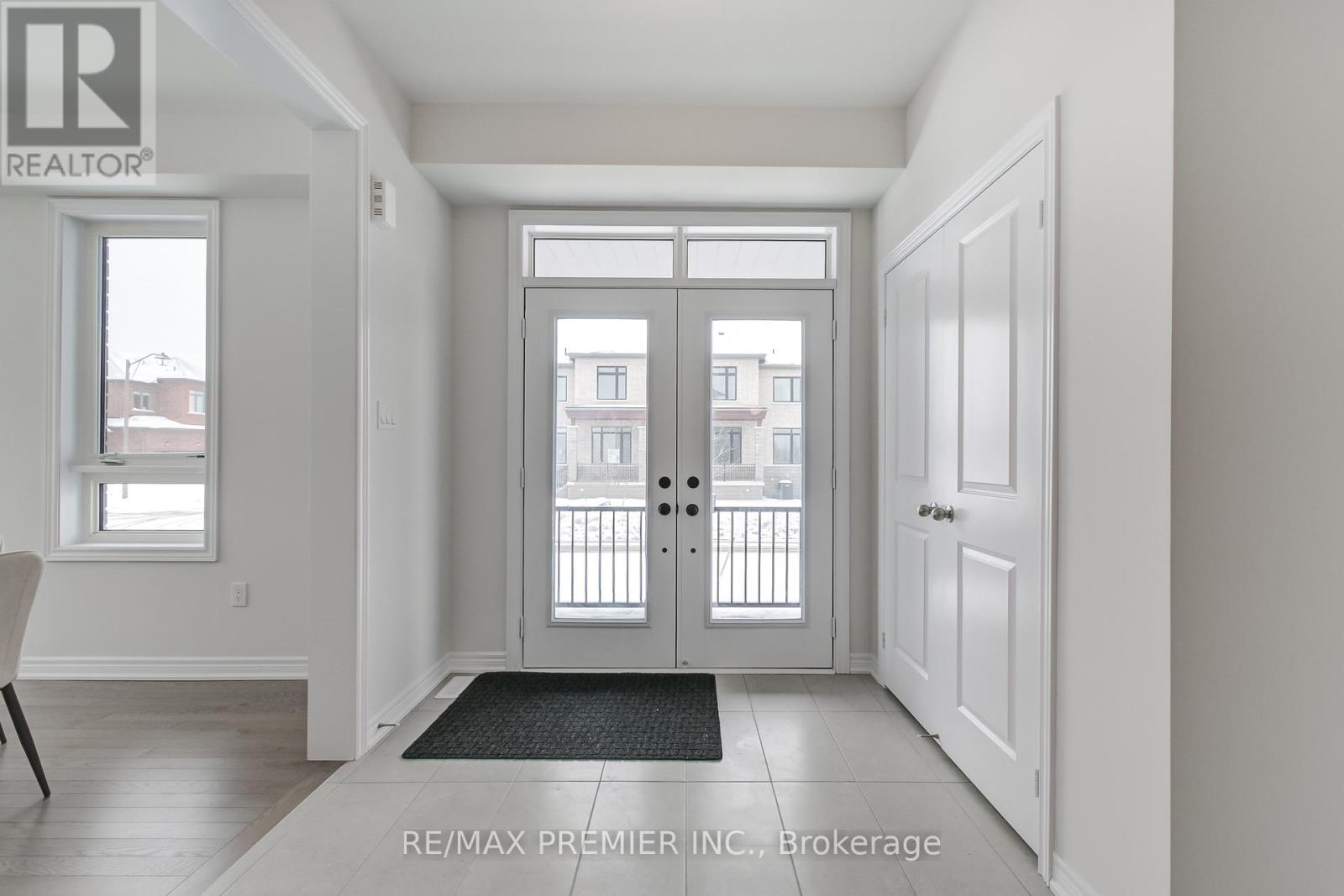 245 Mckean Drive, Whitchurch-Stouffville, Ontario  L4A 0S1 - Photo 7 - N12720644