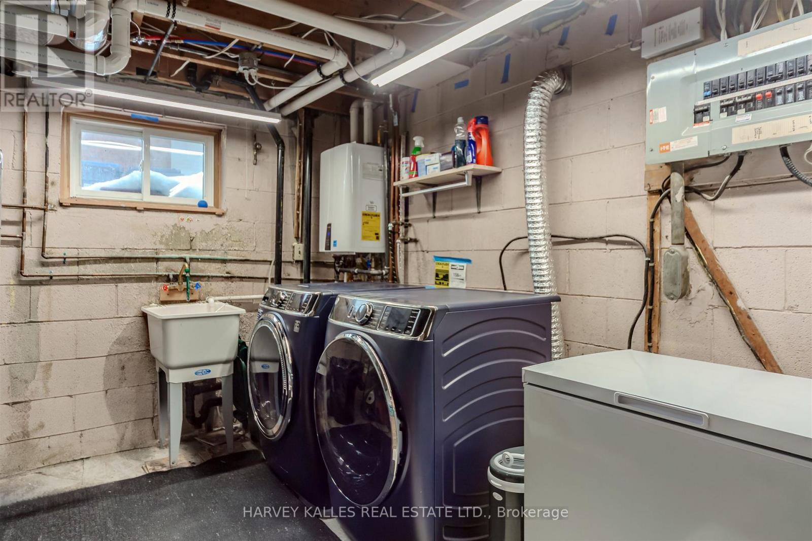 1148 Alexandra Avenue, Mississauga, Ontario  L5E 2A5 - Photo 37 - W12801060