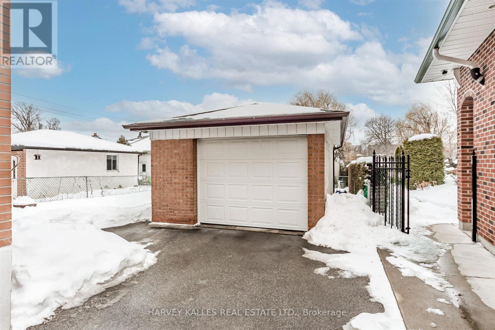 1148 Alexandra Avenue, Mississauga, Ontario  L5E 2A5 - Photo 41 - W12801060